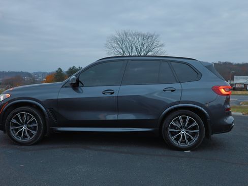 Used 2019 BMW X5 xDrive50i w/ M Sport Package image 17