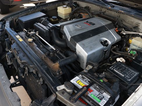 Used 2000 Lexus LX 470 4WD image 26