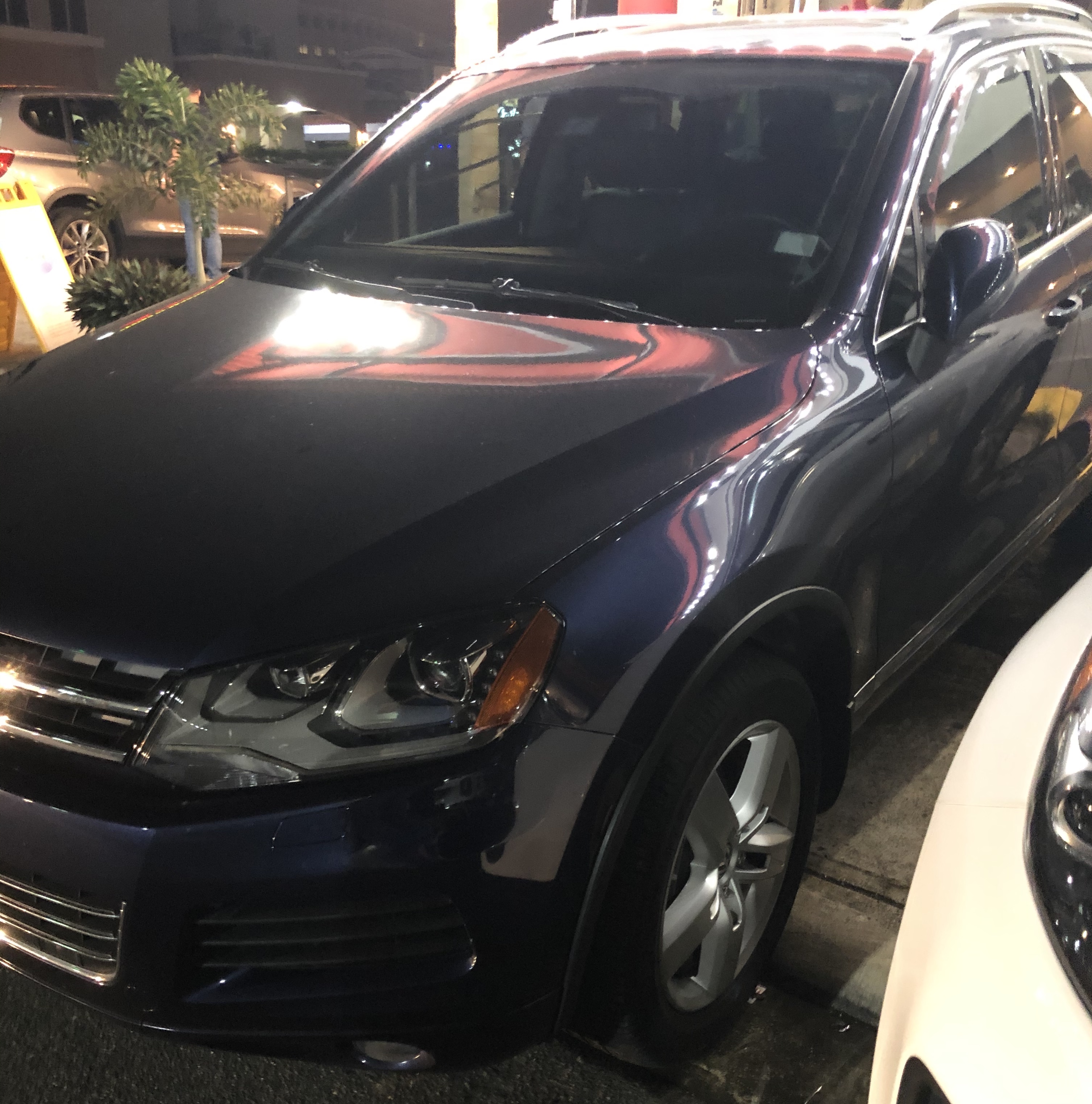 Used 2014 Volkswagen Touareg Executive AWD/4WD image 5