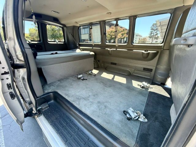 Used 2008 Chevrolet Express 3500 Passenger w/ LT Preferred Equipment Group RWD image 24