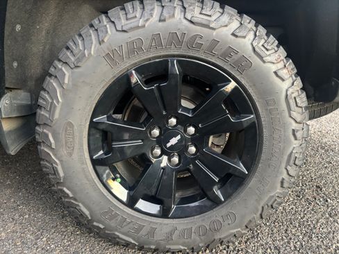 Used 2018 Chevrolet Colorado Z71 w/ Z71 Midnight Edition image 6