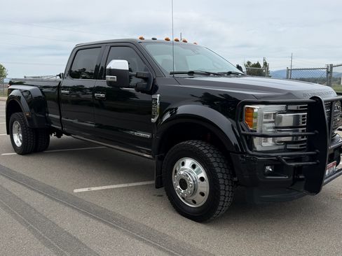 Used 2017 Ford F450 Platinum w/ Platinum Ultimate Package AWD/4WD image 2