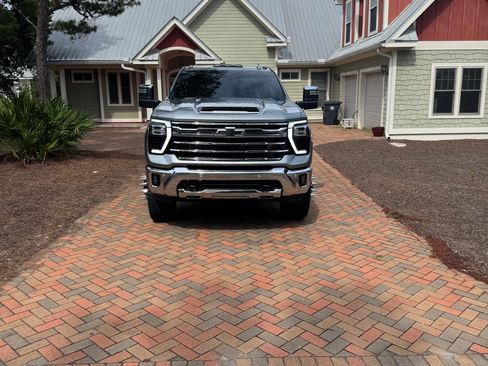 Used 2024 Chevrolet Silverado 3500 LTZ w/ LTZ Plus Package image 2