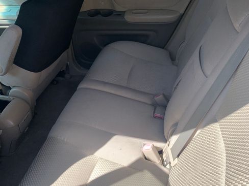 Used 2005 Toyota Highlander 2WD V6 w/ 3rd Row image 10