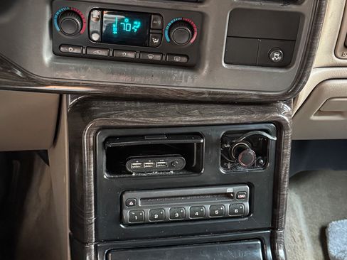 Used 2005 GMC Yukon XL Denali AWD/4WD image 12