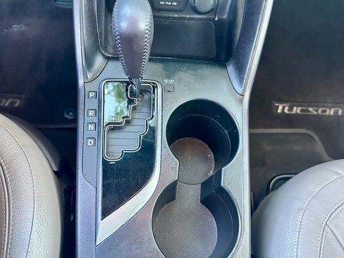 Used 2012 Hyundai Tucson Limited w/ Premium Pkg FWD image 27