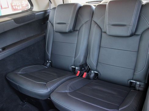 Used 2015 Mercedes-Benz GL 550 4MATIC image 17