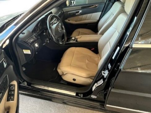 Used 2010 Mercedes-Benz E 350 Sedan image 4