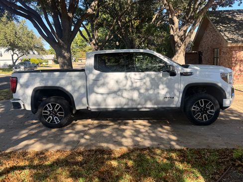 Used 2021 GMC Sierra 1500 AT4 w/ AT4 Premium Package image 2