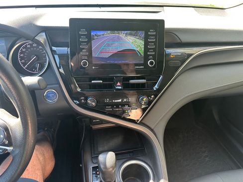 Used 2023 Toyota Camry LE image 9