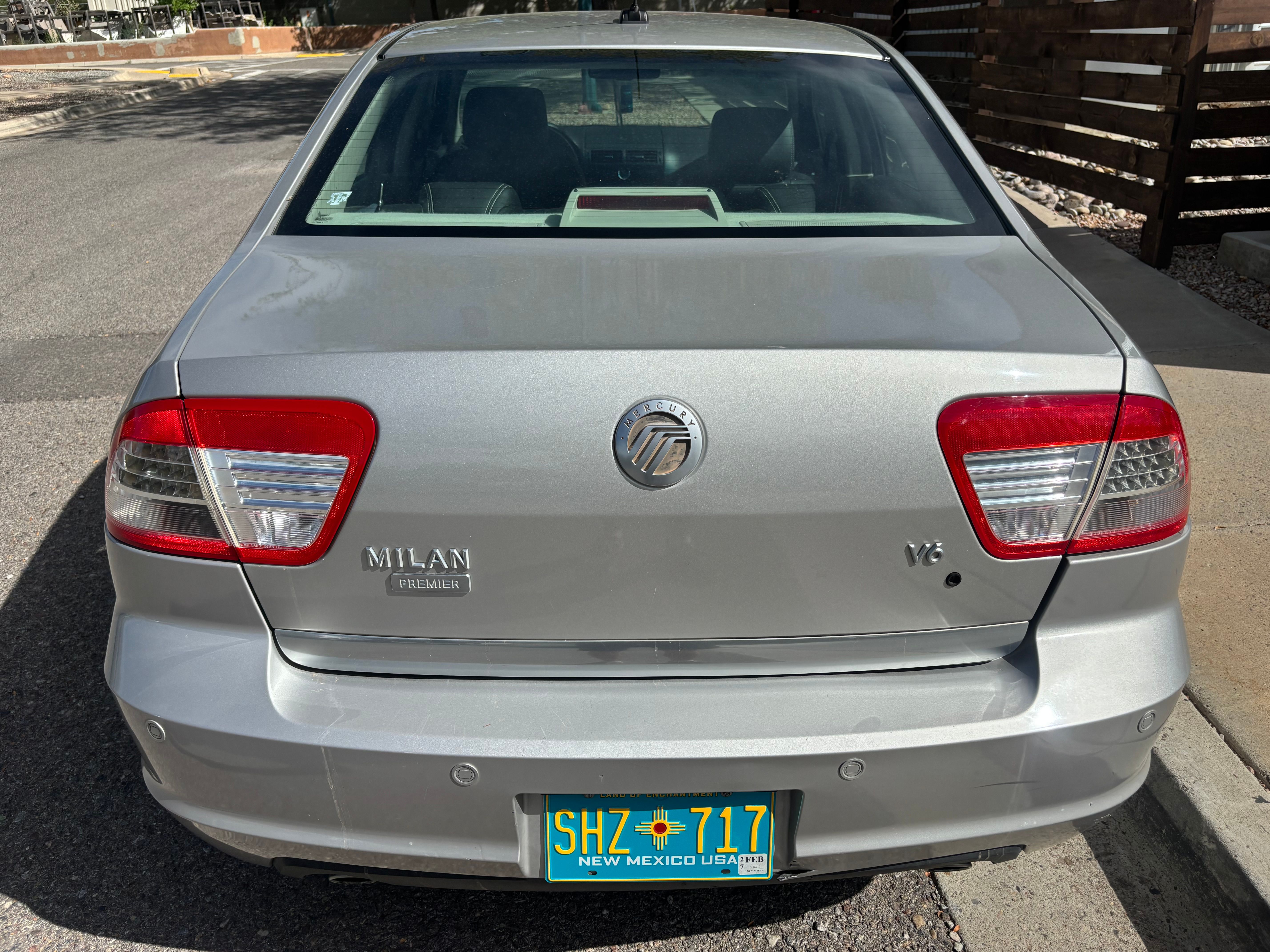 Used 2008 Mercury Milan Premier FWD image 2