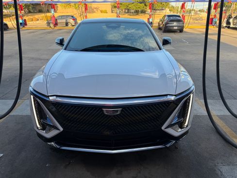 Used 2024 Cadillac Lyriq Luxury RWD image 1