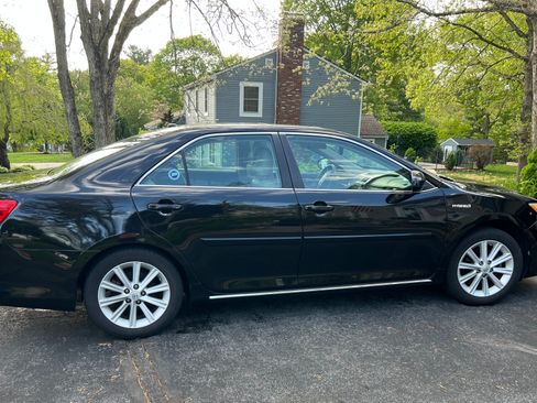 Used 2013 Toyota Camry XLE w/ Leather Pkg FWD image 12