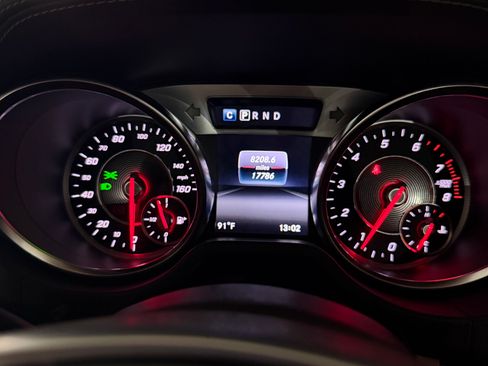 Used 2018 Mercedes-Benz SL 550 image 4