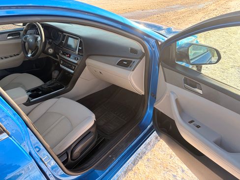 Used 2018 Hyundai Sonata SE w/ Cargo Package image 10