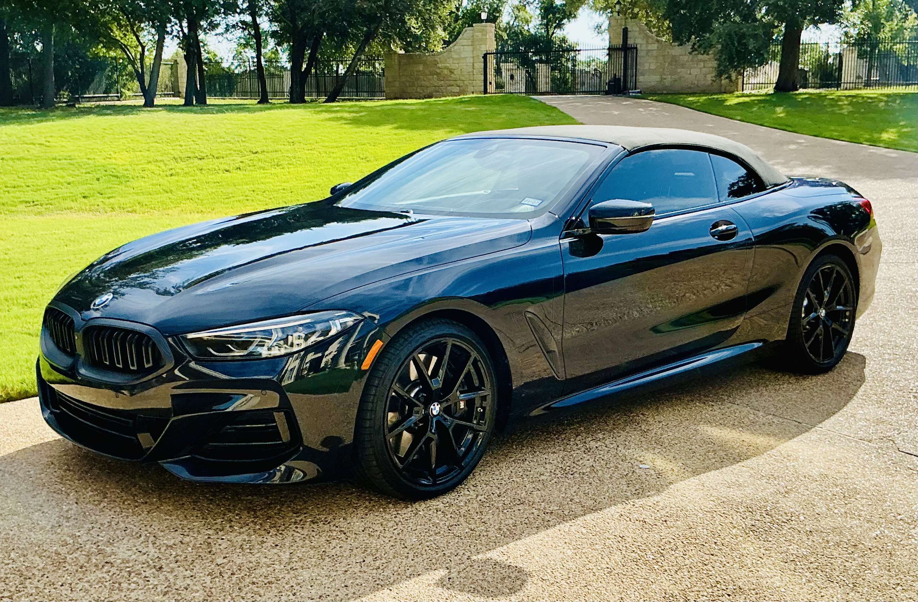Used 2024 BMW 840i Convertible w/ Comfort Seating Package RWD image 2