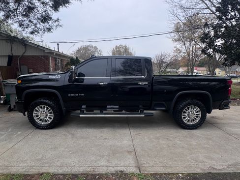 Used 2021 Chevrolet Silverado 2500 High Country w/ Z71 Off-Road Package image 17