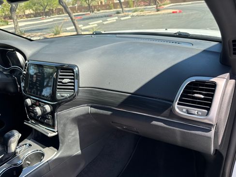 Used 2019 Jeep Grand Cherokee Limited w/ Trailer Tow Group IV AWD/4WD image 20