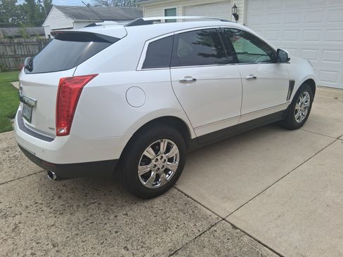 Used 2015 Cadillac SRX Luxury w/ Driver Awareness Package FWD image 11