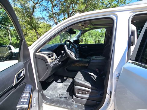 Used 2016 GMC Yukon XL Denali w/ Open Road Package AWD/4WD image 11