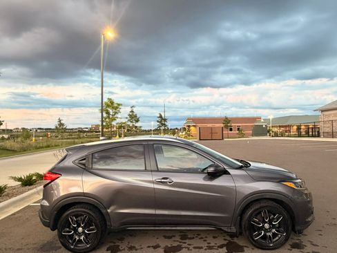 Used 2019 Honda HR-V EX image 9