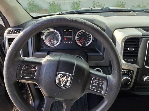 Used 2018 RAM 1500 Classic SLT image 35