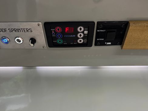 Used 2017 Mercedes-Benz Sprinter 2500 image 16