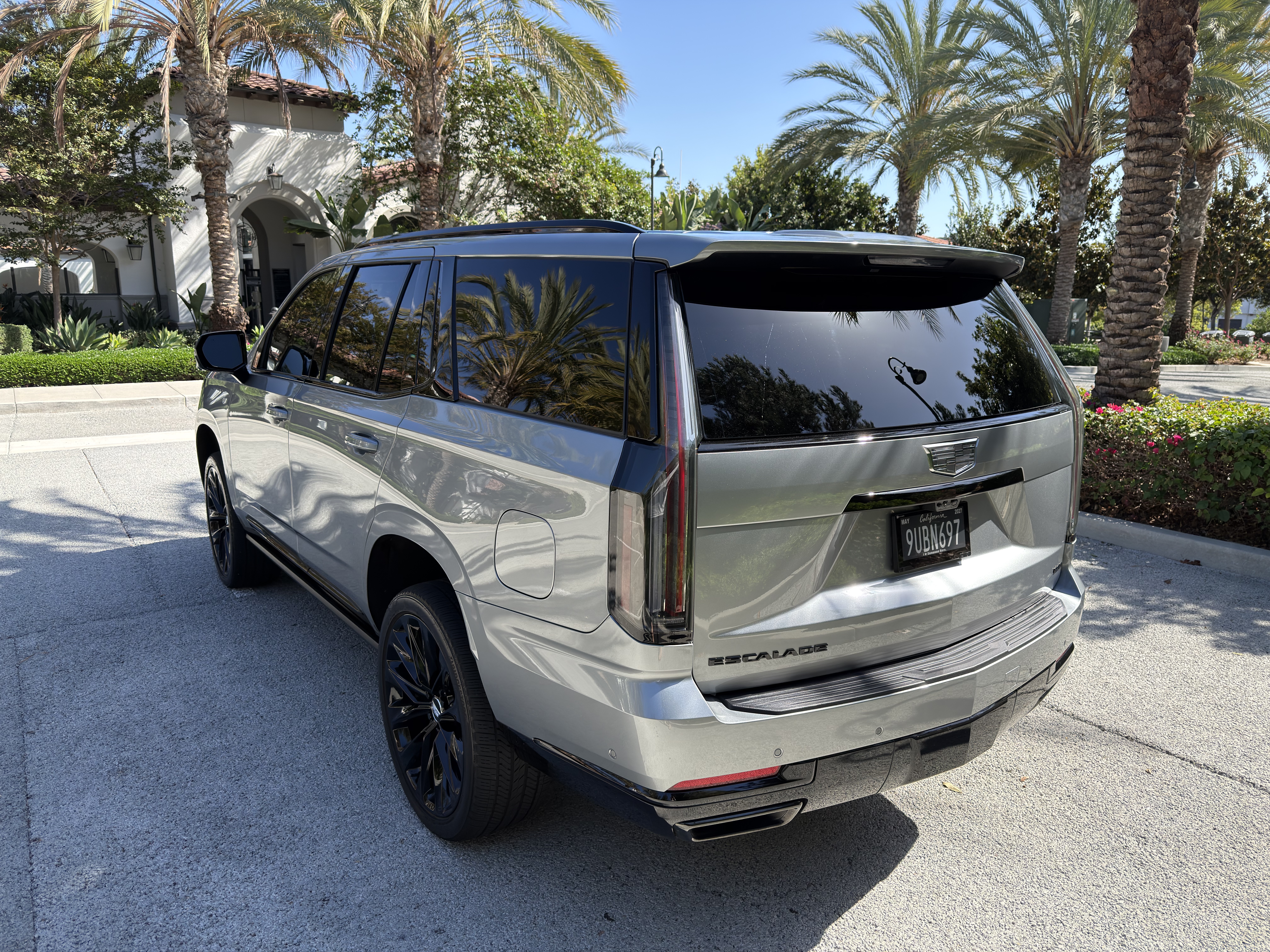 Used 2025 Cadillac Escalade Sport Platinum w/ LPO, ONYX Package AWD/4WD image 8
