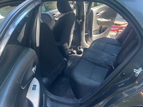 Used 2010 Toyota Corolla LE FWD image 14