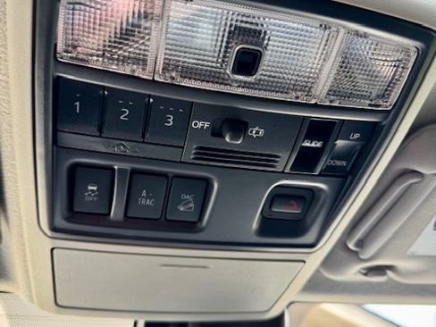 Used 2021 Toyota 4Runner Limited image 13