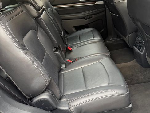 Used 2017 Ford Explorer Limited FWD image 10