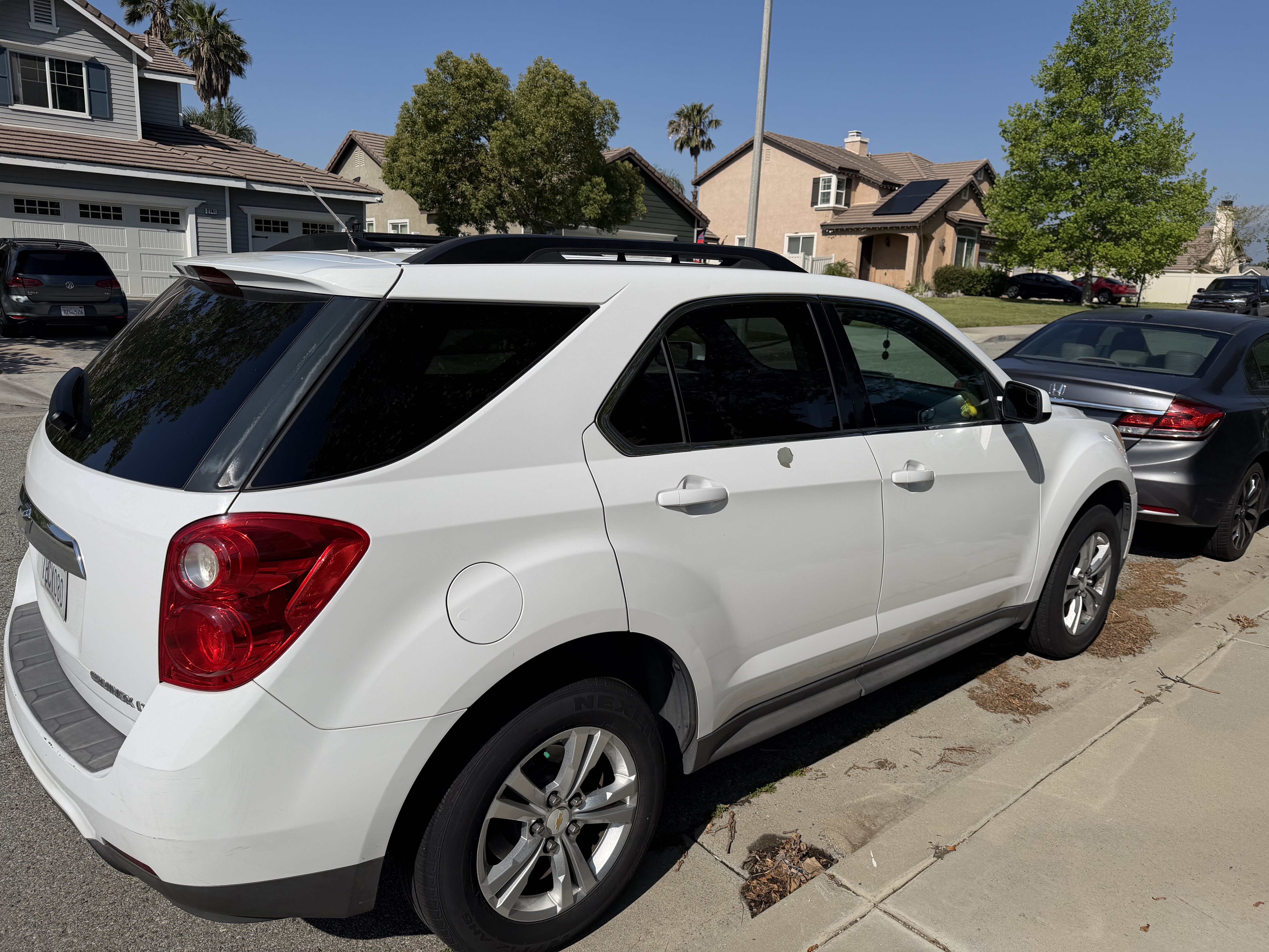 Used 2013 Chevrolet Equinox LT FWD image 2