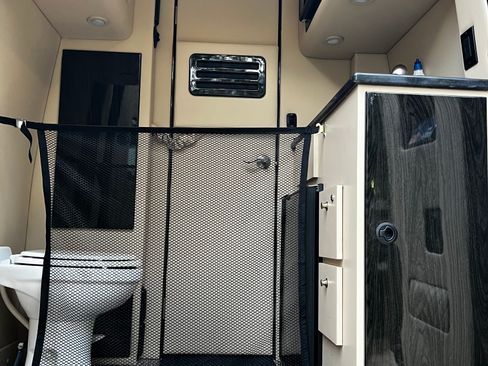 Used 2022 Mercedes-Benz Sprinter 3500 image 28