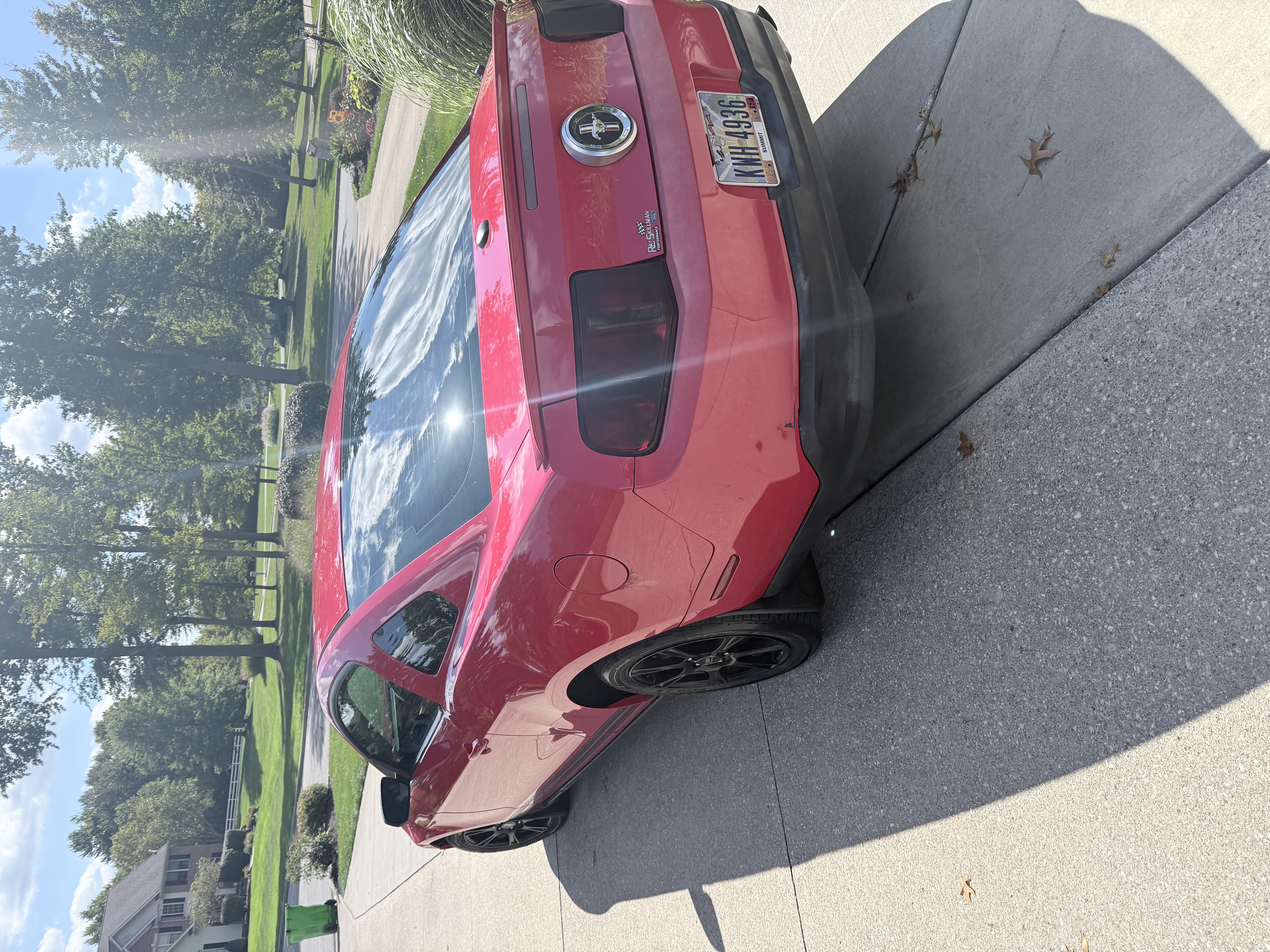 Used 2010 Ford Mustang Premium RWD image 4
