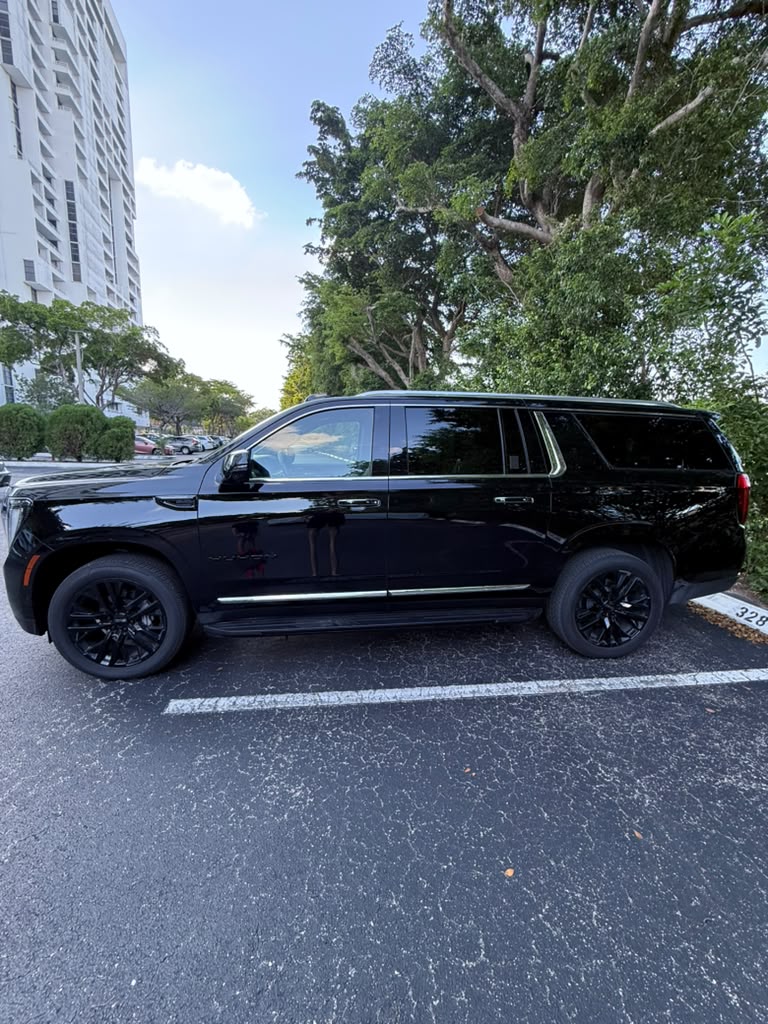 Used 2026 GMC Yukon XL Elevation w/ LPO, Elevation Black Package RWD image 8