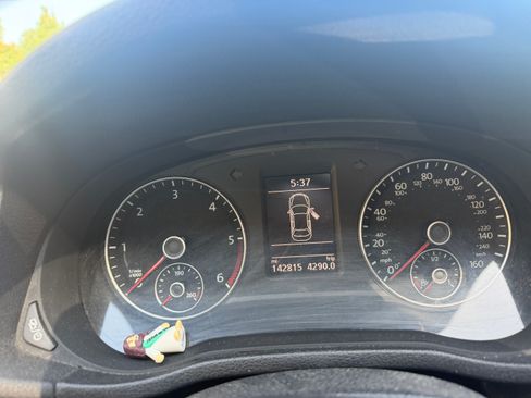 Used 2014 Volkswagen Passat TDI SEL Premium FWD image 9