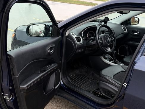 Used 2018 Jeep Compass Latitude w/ Popular Equipment Group image 12