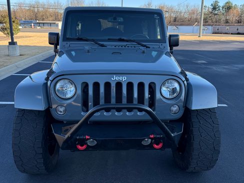 Used 2015 Jeep Wrangler Unlimited Sahara w/ Connectivity Group image 2