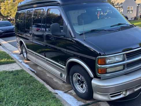 Used 1999 Chevrolet Express 1500 w/ Convenience Pkg RWD image 9