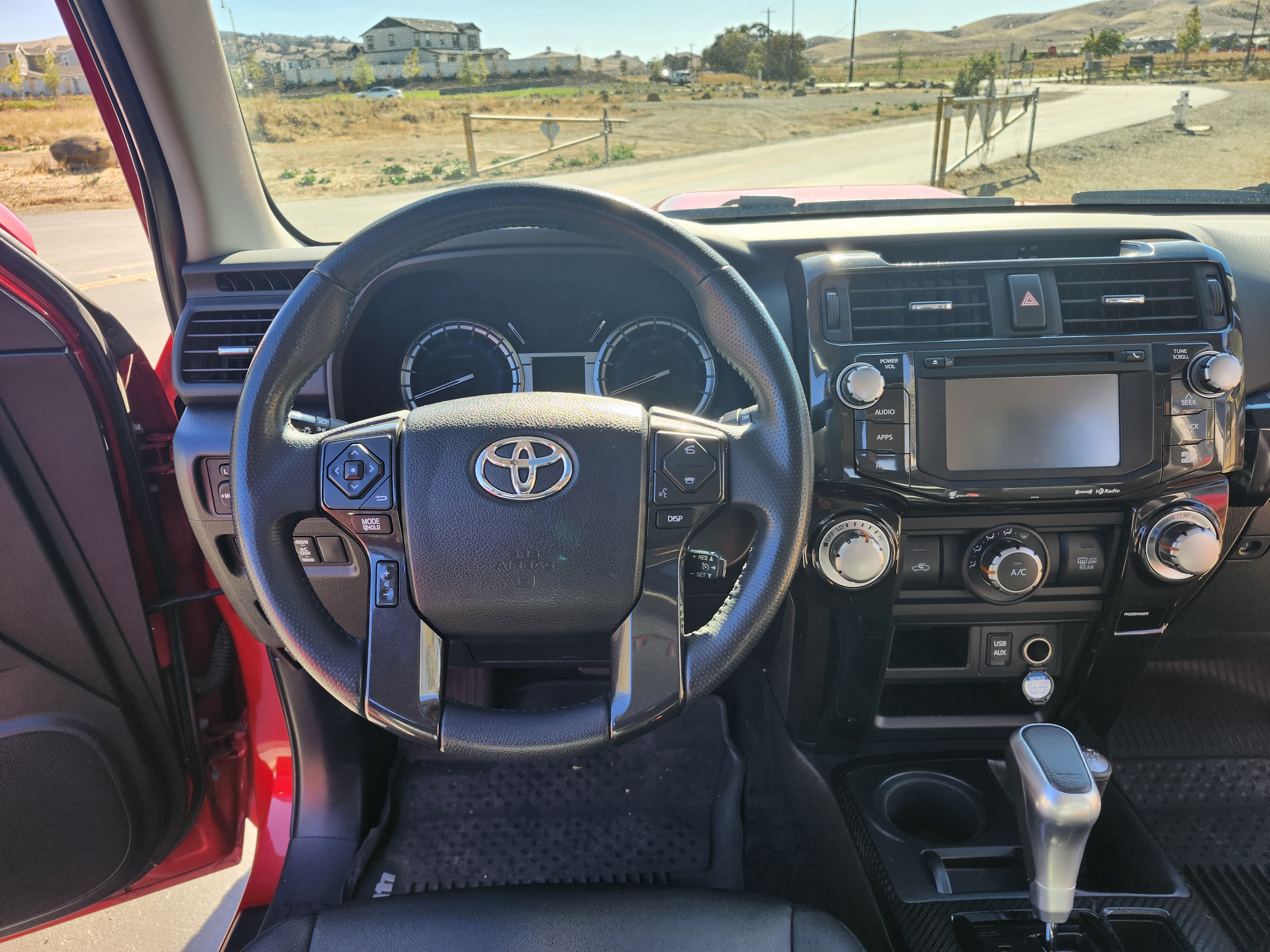 Used 2018 Toyota 4Runner TRD Off-Road Premium AWD/4WD image 11