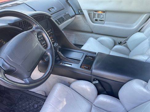 Used 1993 Chevrolet Corvette Coupe RWD image 6