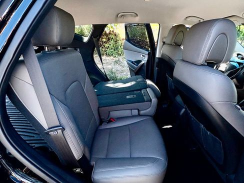 Used 2017 Hyundai Santa Fe Sport FWD image 14