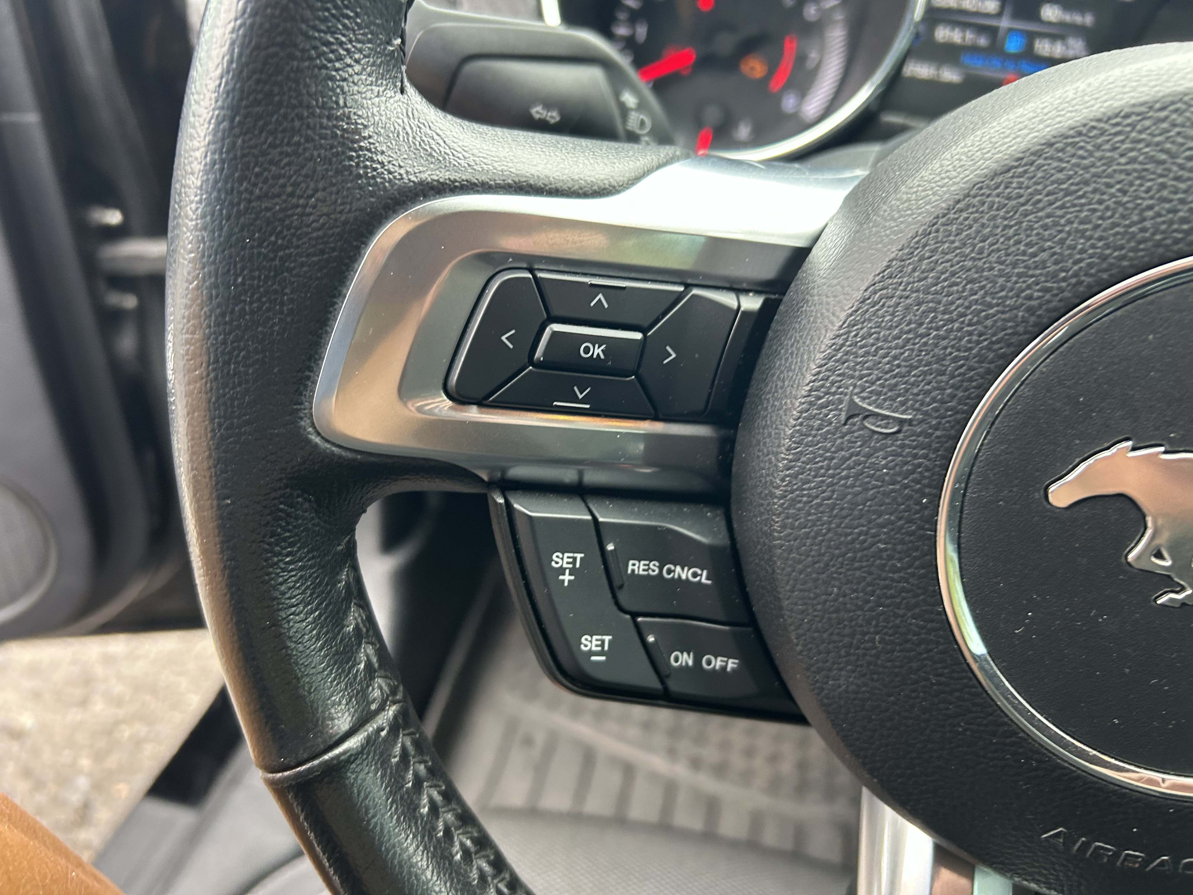Used 2016 Ford Mustang Coupe RWD image 24