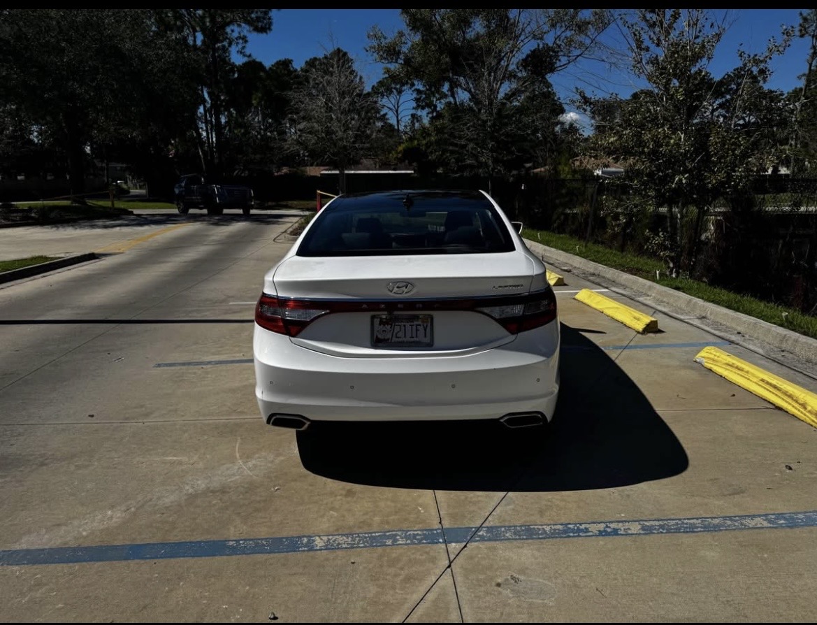 Used 2017 Hyundai Azera Limited FWD image 5
