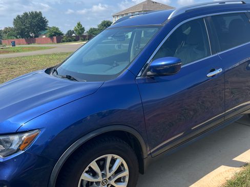 Used 2017 Nissan Rogue SV FWD image 12
