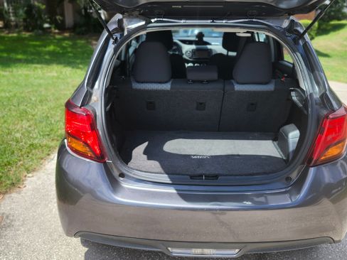 Used 2017 Toyota Yaris LE image 5