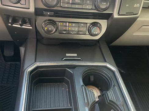 Used 2017 Ford F250 XLT w/ XLT Premium Package image 13