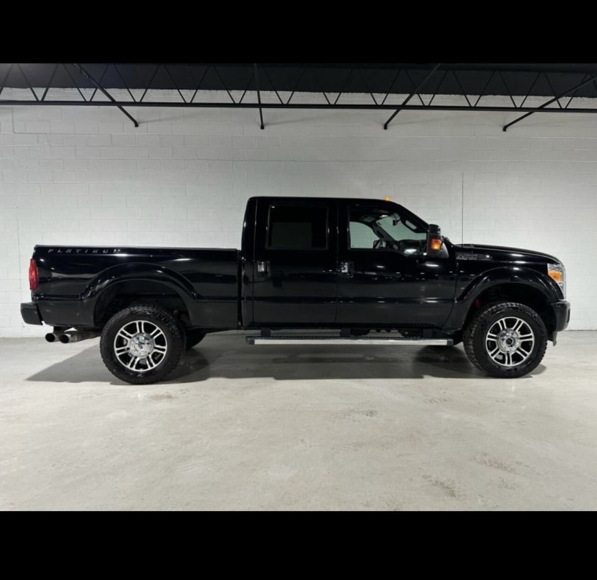 Used 2016 Ford F350 Platinum w/ FX4 Off-Road Package AWD/4WD image 5