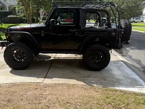 Used 2011 Jeep Wrangler Rubicon w/ Dual Top Group AWD/4WD image 12