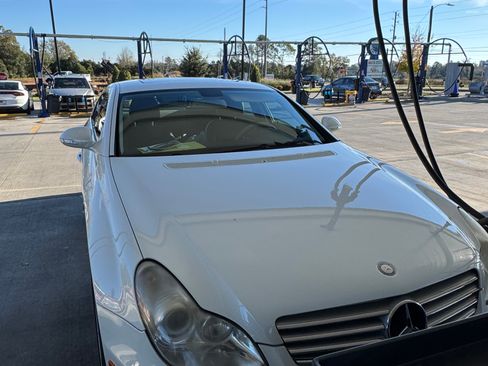 Used 2008 Mercedes-Benz CLS 550 image 1